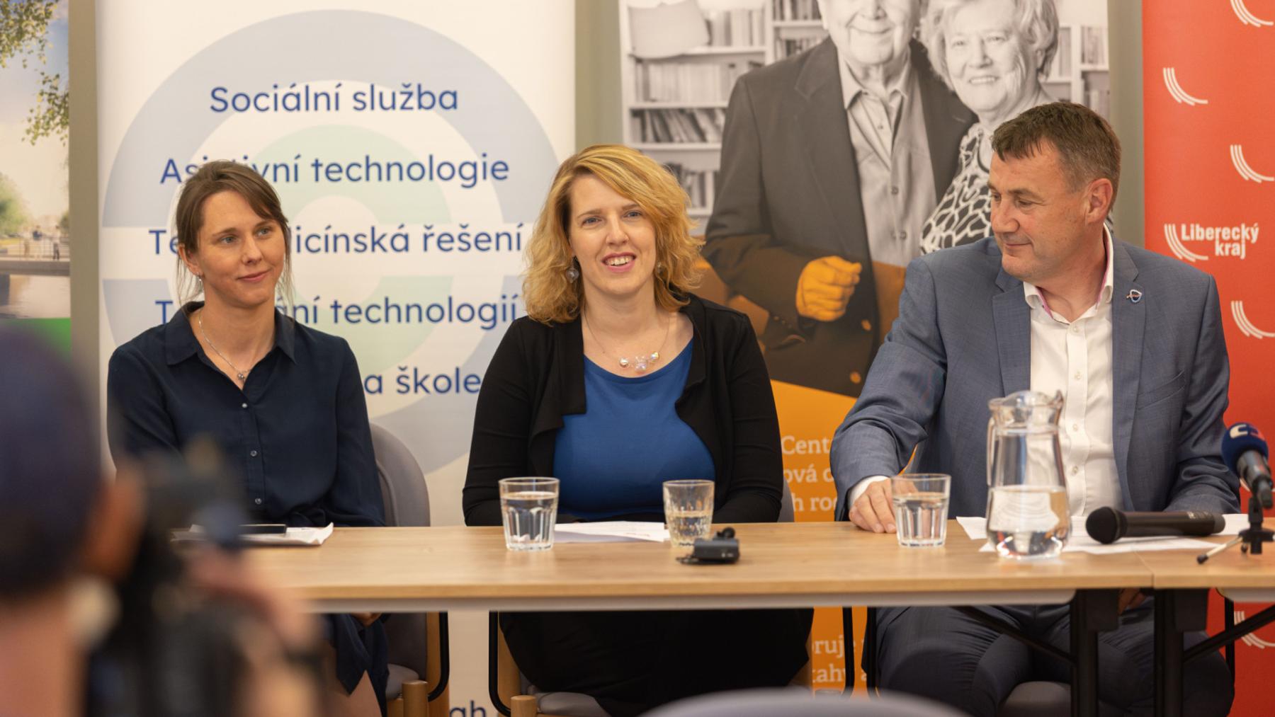 Liberecký kraj testuje asistivní technologie pro seniory. Pilotní byt vznikl v Rezidenci RoSa  